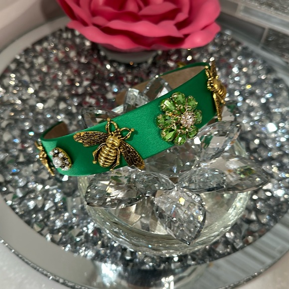 Accessories - Stunning gemstone bee headband new